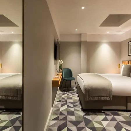 Victory House Leicester Square 4*