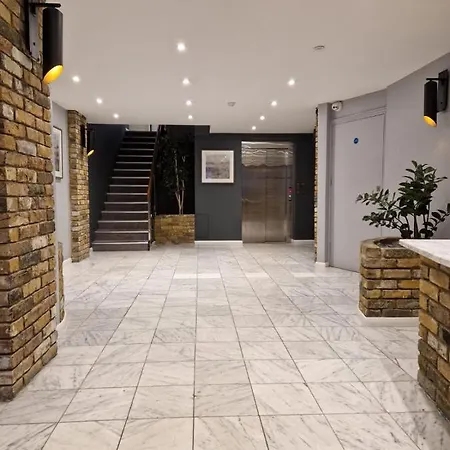 Deluxe Penthouse Riverside View 2 Bedroom Flat With Lift - Old Industrial Factory Warehouse *