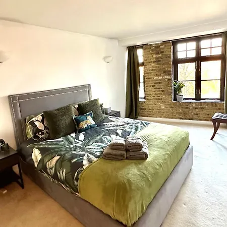 Apartment Deluxe Penthouse Riverside View 2 Bedroom Flat With Lift - Old Industrial Factory Warehouse London