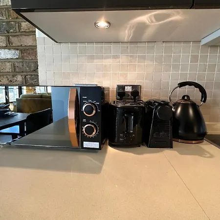 Deluxe Penthouse Riverside View 2 Bedroom Flat With Lift - Old Industrial Factory Warehouse Apartment *