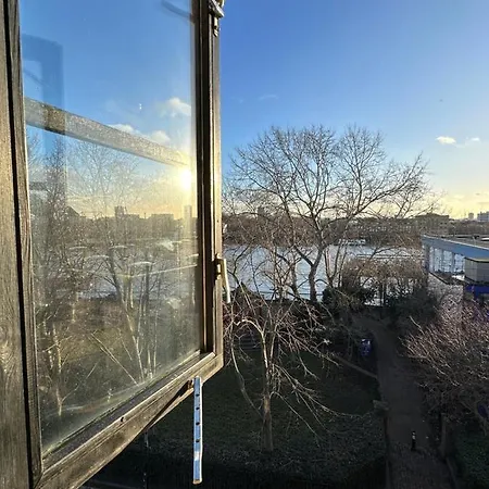 Deluxe Penthouse Riverside View 2 Bedroom Flat With Lift - Old Industrial Factory Warehouse *