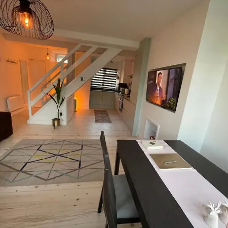 Milan House Londra