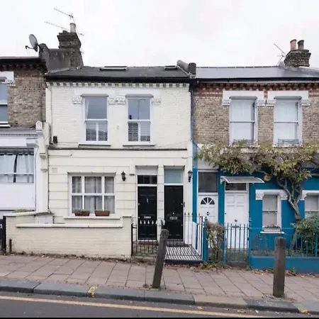 Stylish With Private Bath & Terrace In Super Clapham Junction Minutes From Victoria, Waterloo *
