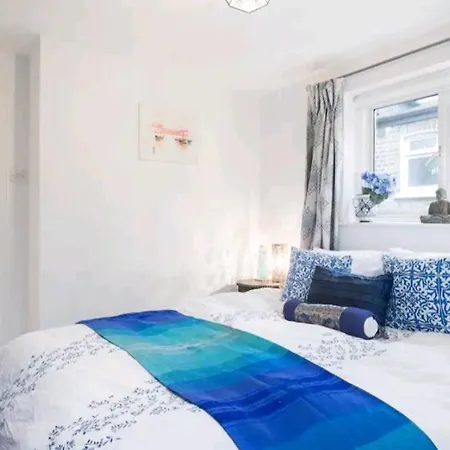 Stylish With Private Bath & Terrace In Super Clapham Junction Minutes From Victoria, Waterloo Homestay