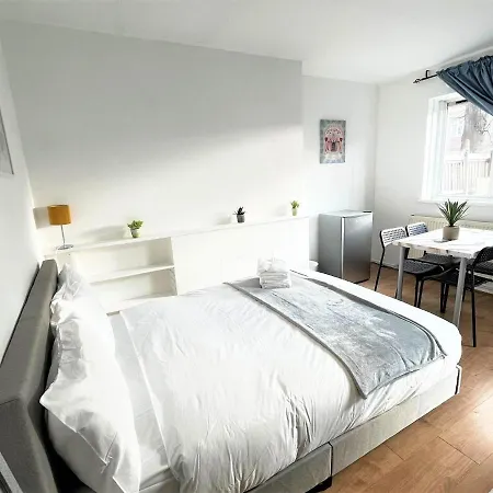Guest house Stepney 17 Double Bedrooms London
