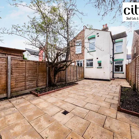 Four Bedroom House By Citipad - Easy Access To London Bridge, Victorica, St Pancres Station *