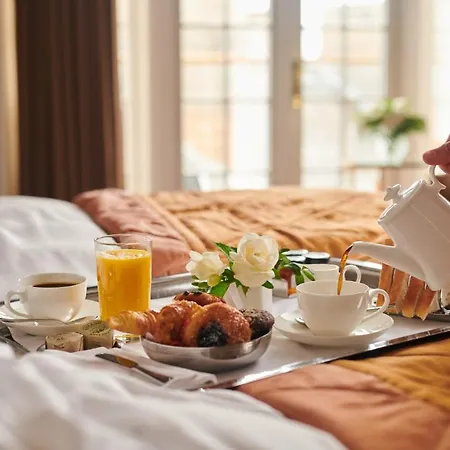 Corinthia 5*