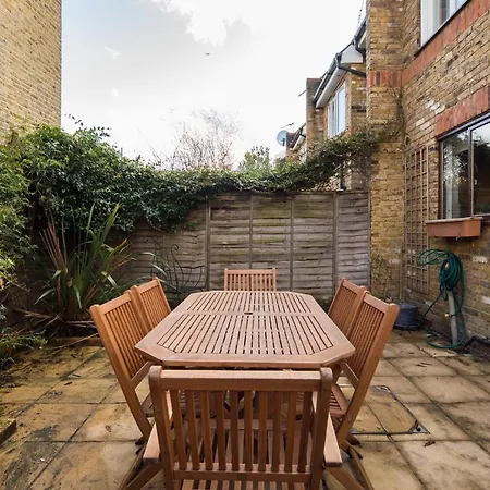 The Fulham Apartment *