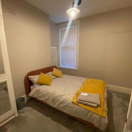 Spacious 2-bed Apartment