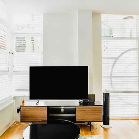 Canary Wharf Luxury