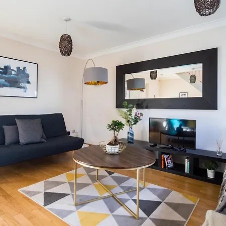 The Fulham Apartment *