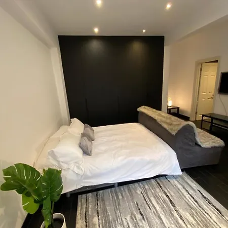 Beautiful Modern Studio In High Street Kensington * London