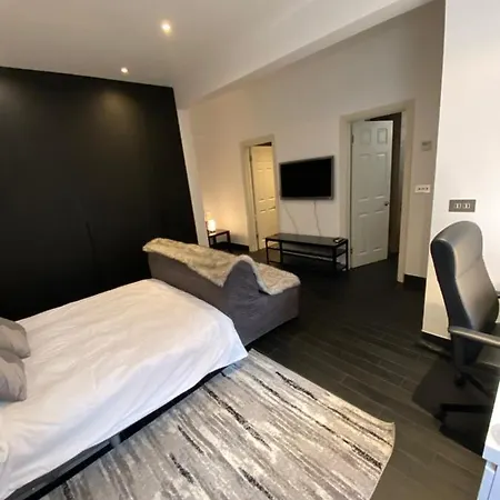 Beautiful Modern Studio In High Street Kensington London