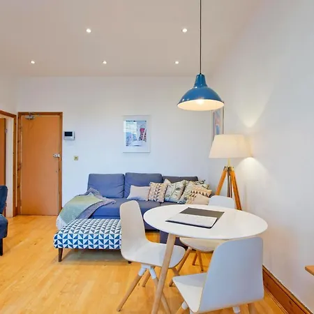 Apartment Spacious Highbury Fields 1 Bedroom - Parking By Request London