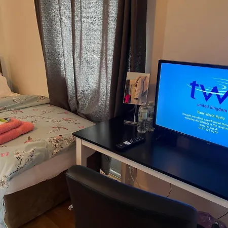 Apartment Park View Serviced - Next To Northolt Tube Station - Near London & Wembley Northolt (Greater London)