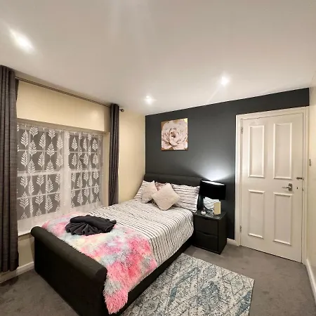 Marylebone 5-bedroom, 4 Baths Private Family