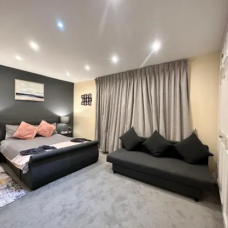 Marylebone 5-bedroom, 4 Baths Private Family *