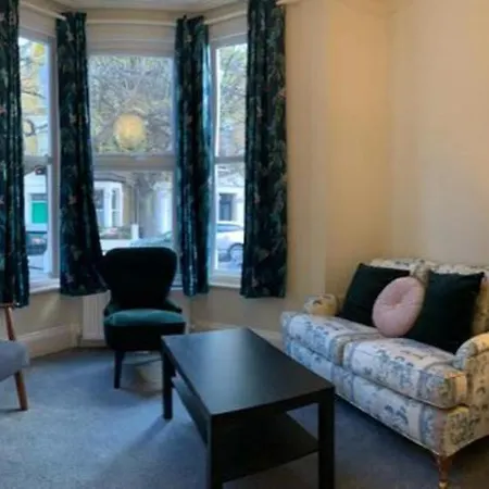 Very Large And Splendid Terrace House In * London