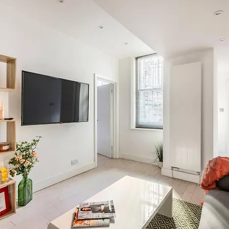 Chelsea Posh Apartment London