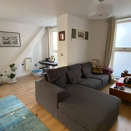 Apartment Bridge Flat - Perfect For Families London