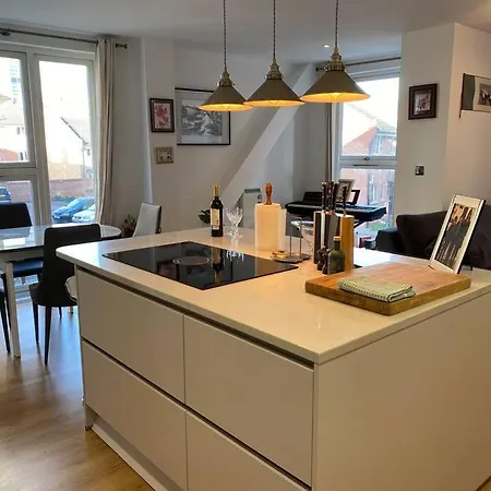 Bridge Flat - Perfect For Families Apartment