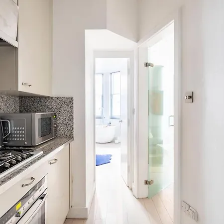 Chelsea Posh Apartment London