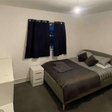 Lovely Spacious Entire 1 Bedroom - New Management *