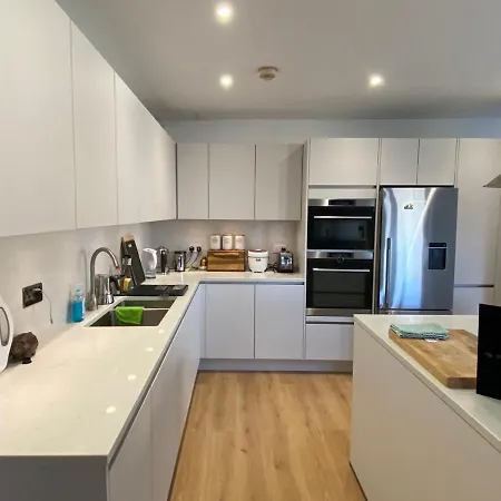 Bridge Flat - Perfect For Families London