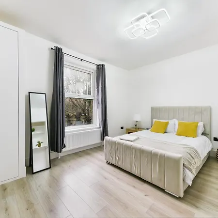 New Stylish 1 Bedroom - Flat D