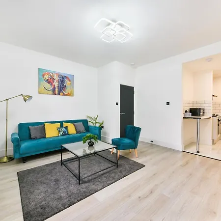 New Stylish 1 Bedroom - Flat D * Norwood
