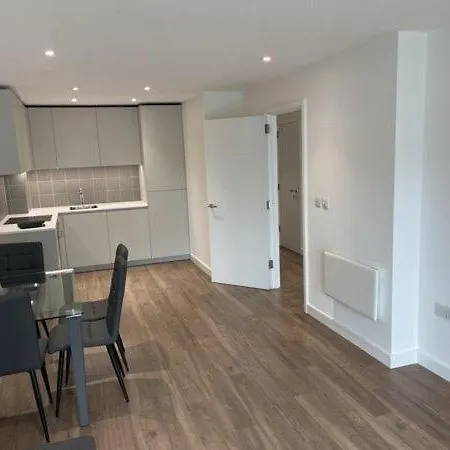 One Bedroom Apartment Edgware