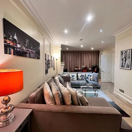 Marylebone 5-bedroom, 4 Baths Private Family * London