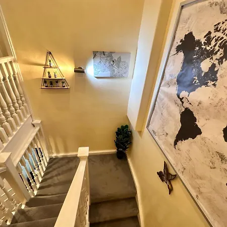 Marylebone 5-bedroom, 4 Baths Private Family Apartment
