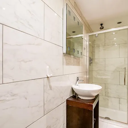 Apartment Entire Family - 2bd2bth Earl's Court London