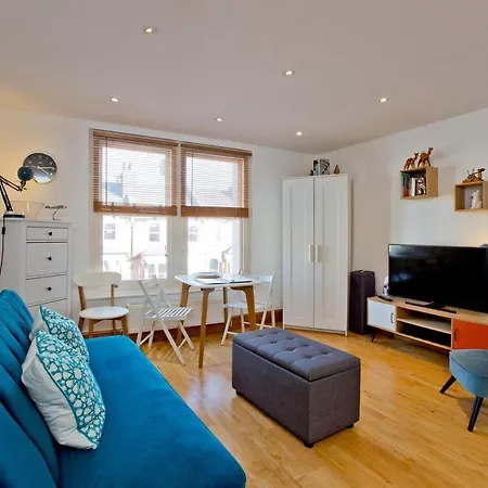 Convenient Highbury Fields 1 Bedroom - Parking By Request