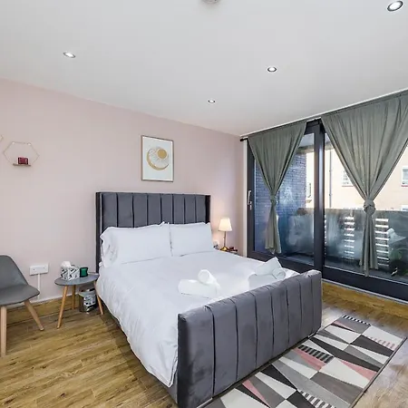 Edgware Hub Pensionat London