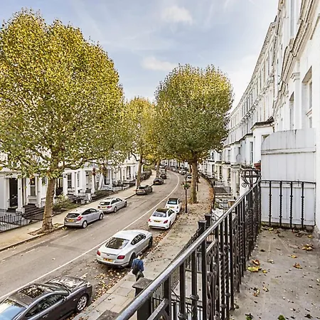 Elegant 3 Bed In Earl's Court London