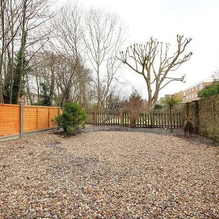Apartment Garden Flat Ealing