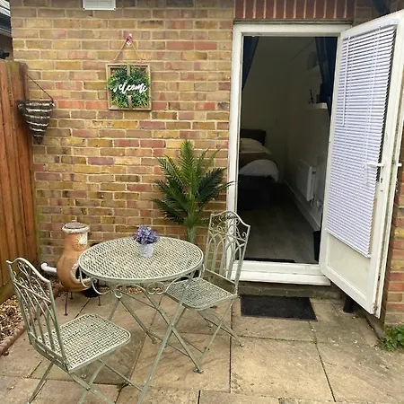 Beautiful 1-bed In London *