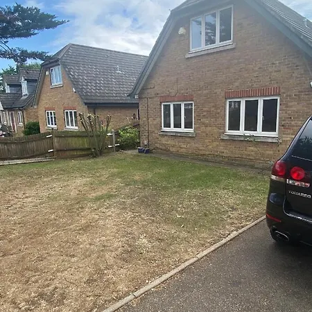 Beautiful 1-bed In London Apartment *