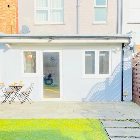 Cosy Haven * Wembley