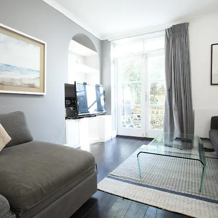 Walk To Notting Hill /paddington 1 B/r With Patio London