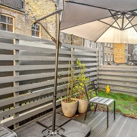 Luxury With 3 Bedrooms London
