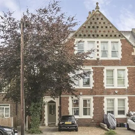 Apartment Light And Modern 2br 1.5ba, Newly Refurbished! *