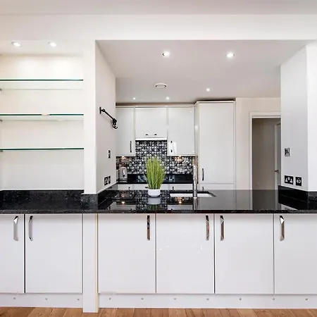 And Spacious 2 Bed London