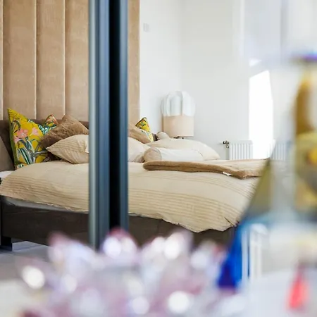 Apartment Luxury Modern Bedroom In Seven Star Ultra Super High Quality
