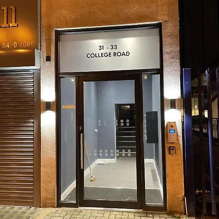 Whole In Town Centre Apartment *