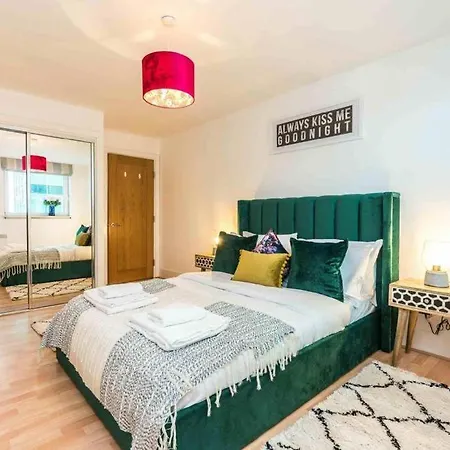 Apartment Stunning Penthouse Overlooking River Thames London