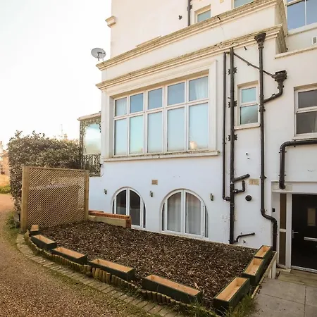 Riverside 2 Bedroom Kingston Flat Apartment