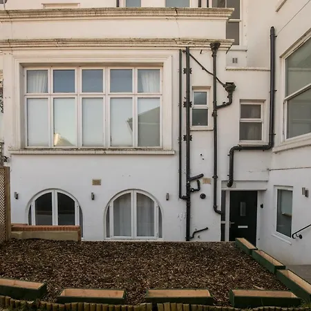 Riverside 2 Bedroom Kingston Flat